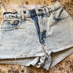 Levi's Shorts Blue Jeans 550 Distressed Frayed Acid Wash Women's Size 5